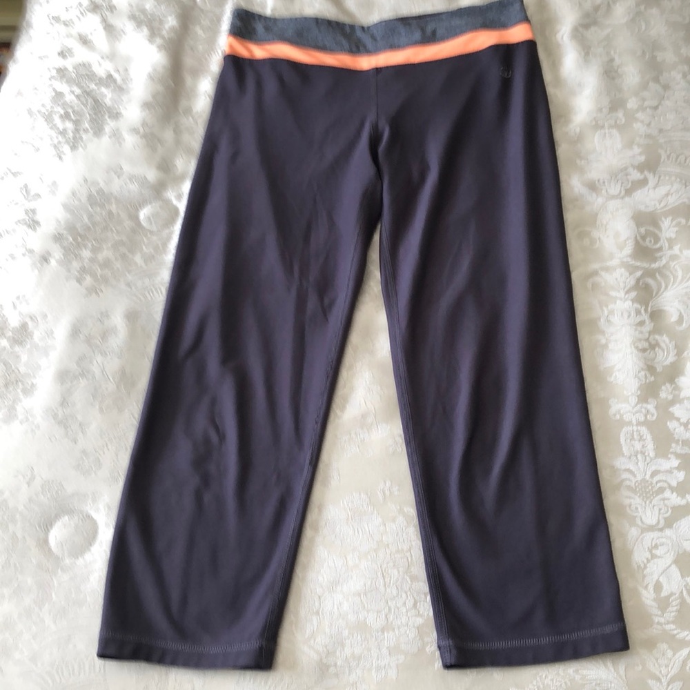 VOGO ATHLETICA SMALL YOGA GYM ACTIVE CROPPED CAPRIS PANTS PLUM/ORANGE/GREY- #410